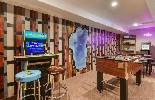 Kings Beach Casa | Luna Cabin - 5BR Hot Tub A/C Game Room EV Charger