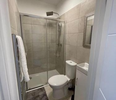 Broad Green Apartamento | Luna - Deluxe London Studio Flat