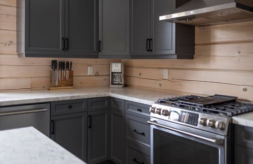 Chatsworth Casa | Luna Log House | An Arrivals Stay | 5 Bdrm + Sauna
