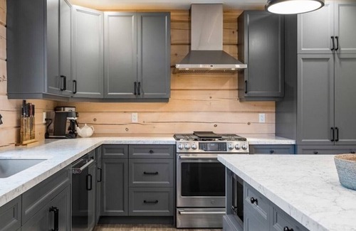 Chatsworth Casa | Luna Log House | An Arrivals Stay | 5 Bdrm + Sauna