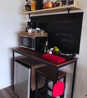 Castro Valley Casa | Luna's Cozy Private Hosted Suite with Fireplace and 2 Bedrooms