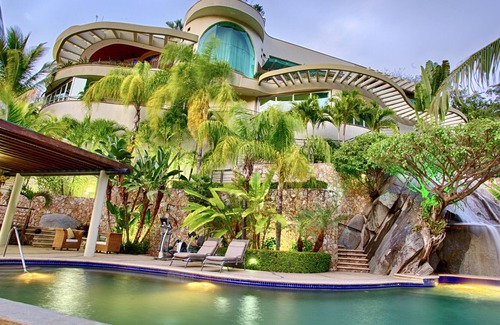 Boca de Tomatlan Hotel | Luna Suite With two King Size Beds, With Walk out Terrace Overlooking the Beach