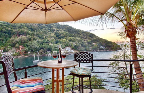 Boca de Tomatlan Hotel | Luna Suite With two King Size Beds, With Walk out Terrace Overlooking the Beach