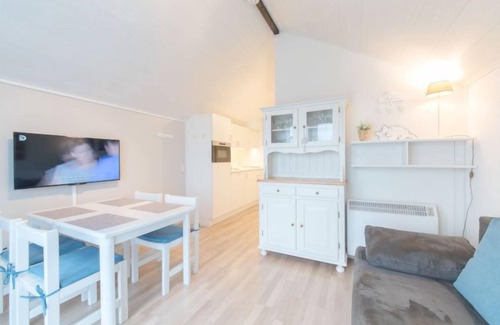 De Haan Apartamento | Luna with parking and shared pool by Interhome