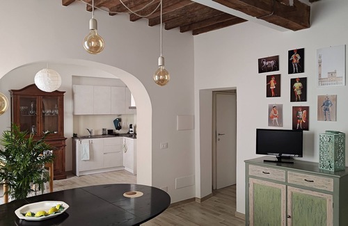 Siena Historical Center Apartamento | LunaNova, one minute from the Campo and Duomo, brand new and quiet.