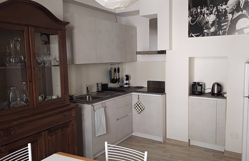 Siena Historical Center Apartamento | LunaNova, one minute from the Campo and Duomo, brand new and quiet.