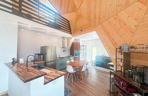 Front Royal Casa | ⭐️Lunar Lookout ⭐️ Geodesic Dome on 8 acres with HOT TUB!