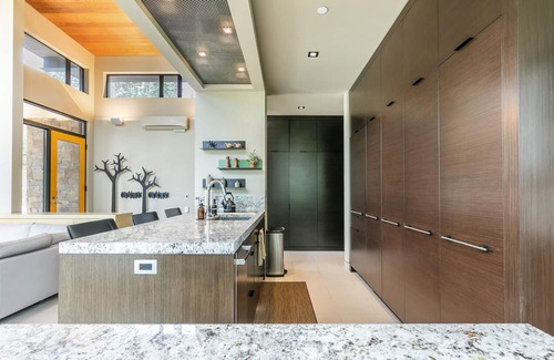 Truckee Casa | Contemporánea Martis Campo de Inicio ya está disponible para el mes de arrendamiento a largo plazo