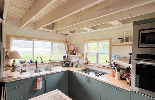 Lunenburg Cabaña | Lunenburg Beach Front Cottage on Masons - 360 Water Views
