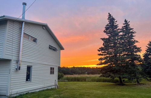 Lunenburg Cabaña | Lunenburg Beach Front Cottage on Masons - 360 Water Views