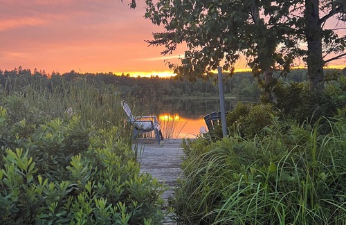 Lunenburg Cabaña | Lunenburg Beach Front Cottage on Masons - 360 Water Views