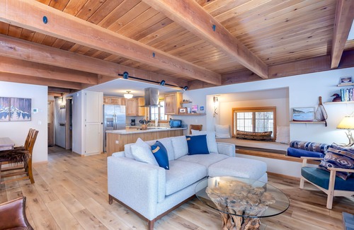 Deer Park Casa | LUPI02 - Cozy Sunriver Getaway, Hot Tub