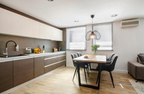 Lodz Apartamento | LupoApartments Kosynierów Dostęp na Kod