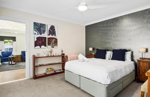 Colo Vale Apartamento | Lush and Charming Country Escape, Stunning Gardens