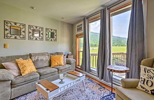 Wildwood Apartamento | Lush Condo with Deck and Hang Gliding On-Site!