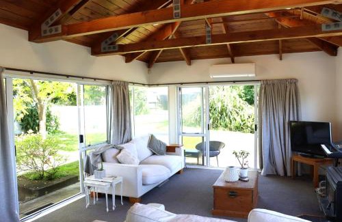 Tauranga Casa | Lush, eco, family retreat