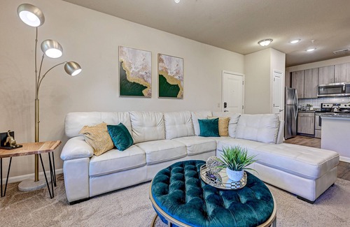 Northside Apartamento | Lush Emerald Nr JAX INT Airport & Shopping