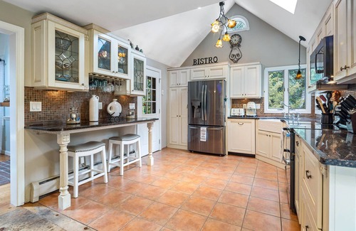 Eastham Casa | Lush gardens, in-ground pool, close to Coast Guard Beach