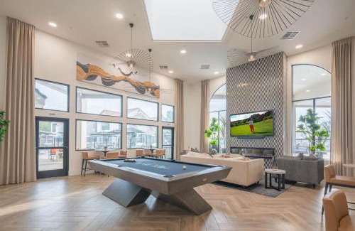 North Scottsdale Apartamento | Lush Golf Pickleball Pool Hot Tub King Bed Parking