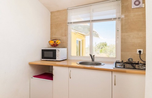 Sagres Apartamento | Lutea Yellow Studio, Wifi, AC, Jardín