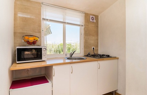 Sagres Apartamento | Lutea Yellow Studio, Wifi, AC, Jardín