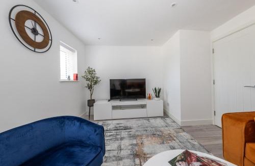Luton Casa | LUTON LUXURY LIVING, LARGE PREMIUM HOUSE, NEWLY BUILT, FREE PARKING FOR UP TO 4 VEHICLES, GREAT ACCESS TO CENTRAL LUTON & THE M1 and A6, PERFECT FOR CONTRACTORS