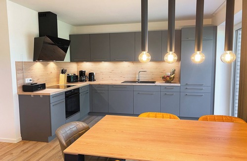 Tossens Apartamento | Lütte Koje - Small, fine, close to the coast. Balcony. Quiet. Close to the beach.