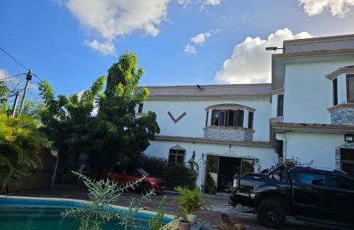 Midlands Casa | Luvish guest house