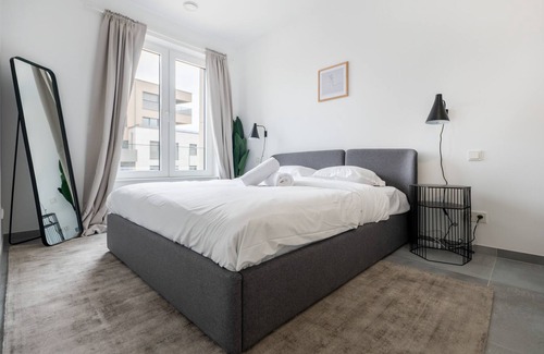 Cessange Apartamento | Inviting Apt w Balc & Prkg in Cessange