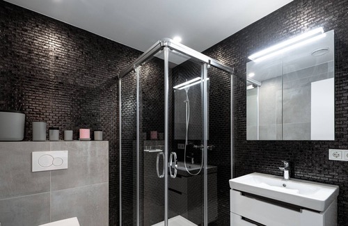 Cessange Apartamento | Inviting Apt w Balc & Prkg in Cessange