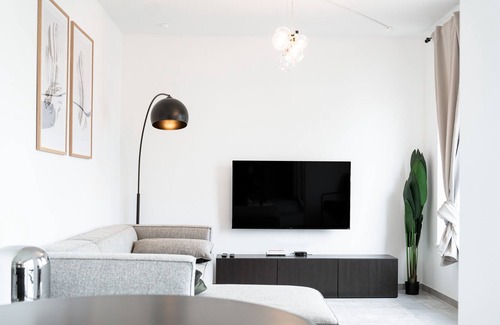 Cessange Apartamento | Inviting Apt w Balc & Prkg in Cessange