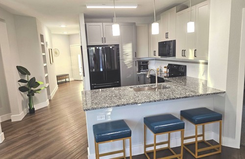 Lewisville Apartamento | Lux 2 Bedroom king+twin trundle room, Pool views