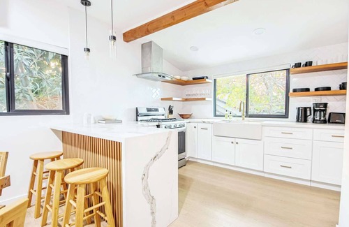 Los Feliz Casa | 2 Units Oasia Villa w terrace 12 pax
