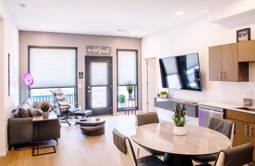Edgehill Condominio | LUX 2BD / 2BA CONDO .5 MI de Lower Broadway- NASHVILLE, TN