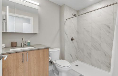 Northern Liberties Apartamento | Lux 2BD with KINGS - Pier Views - Near Fishtown!