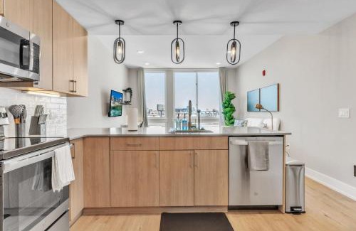Northern Liberties Apartamento | Lux 2BD with KINGS - Pier Views - Near Fishtown!