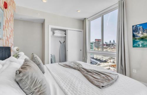 Northern Liberties Apartamento | Lux 2BD with KINGS - Pier Views - Near Fishtown!
