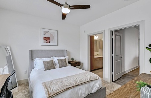 West Oak Hill Apartamento | Lux 2Bed/2Bath Apt + King Bed + 1G WiFi