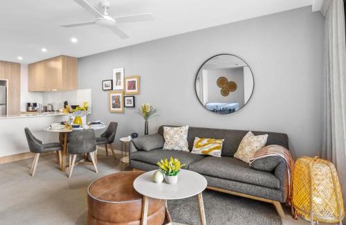 Hamilton Apartamento | Lux 2BR Apt 5 Stars Hotel Pool Gym 10 min CBD