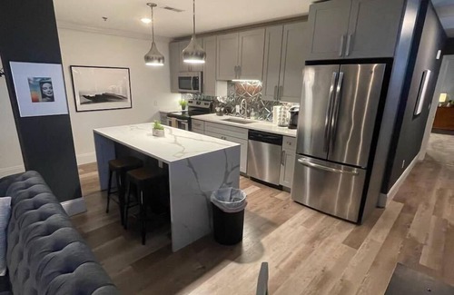 Near Southside Apartamento | Lux 2BR Lafayette Square