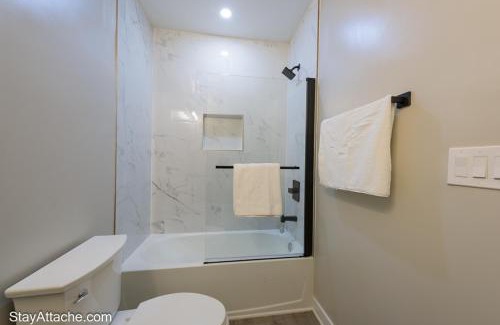Southeast Apartamento | LUX 3BR Apartment in DC with Rooftop