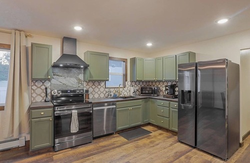 Livingston Casa | Lux 3BR Mtn Family Retreat by Sweetheart Stays