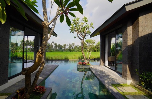 Kemenuh Villa | Lux 3BR villa w/ dedicated butler, stunning infinity pool & rice fields view.