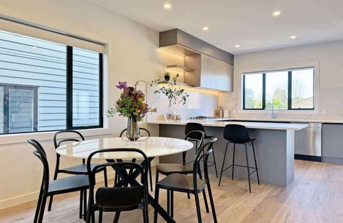 Greenlane Condominio | Lux 4B Holiday House in Greenlane - ASBshowgrounds