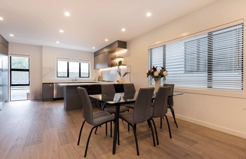 Greenlane Condominio | Lux 4B Holiday House in Greenlane - ASBshowgrounds