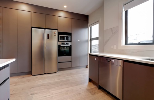 Greenlane Condominio | Lux 4B Holiday House in Greenlane - ASBshowgrounds