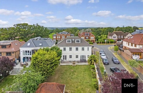 Redbridge Casa | Lux 7BR Chigwell House & Garden