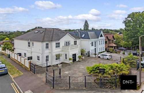 Redbridge Casa | Lux 7BR Chigwell House & Garden