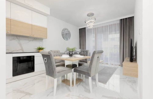 Wilanow Apartamento | Lux Apartment with Balcony | Garage | 4 guests