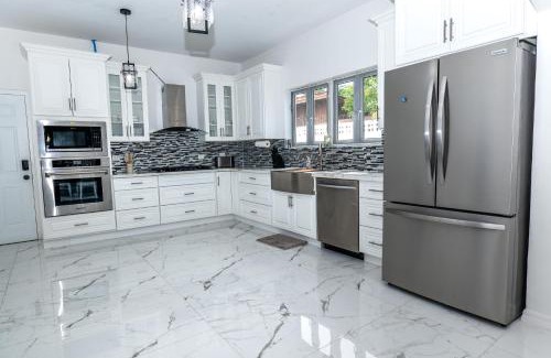 Nassau Casa | Lux Beach Front Retreat Sleeps up to 14
